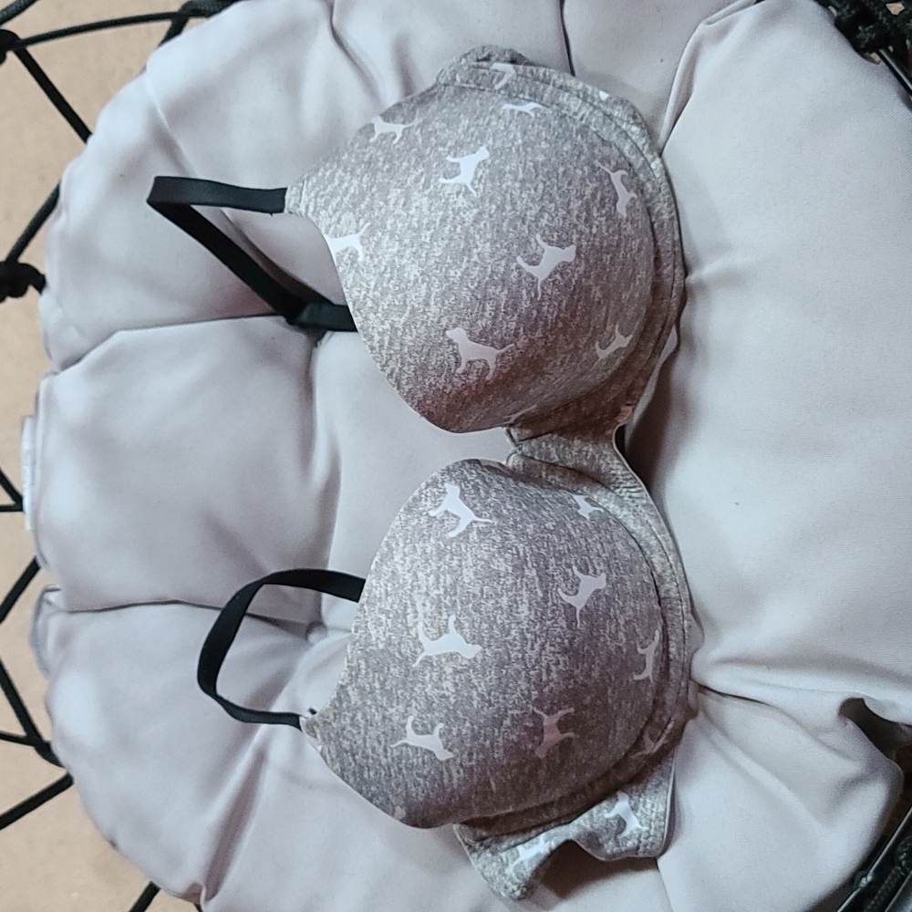 PINK Victoria’s Secret wear everywhere bra
